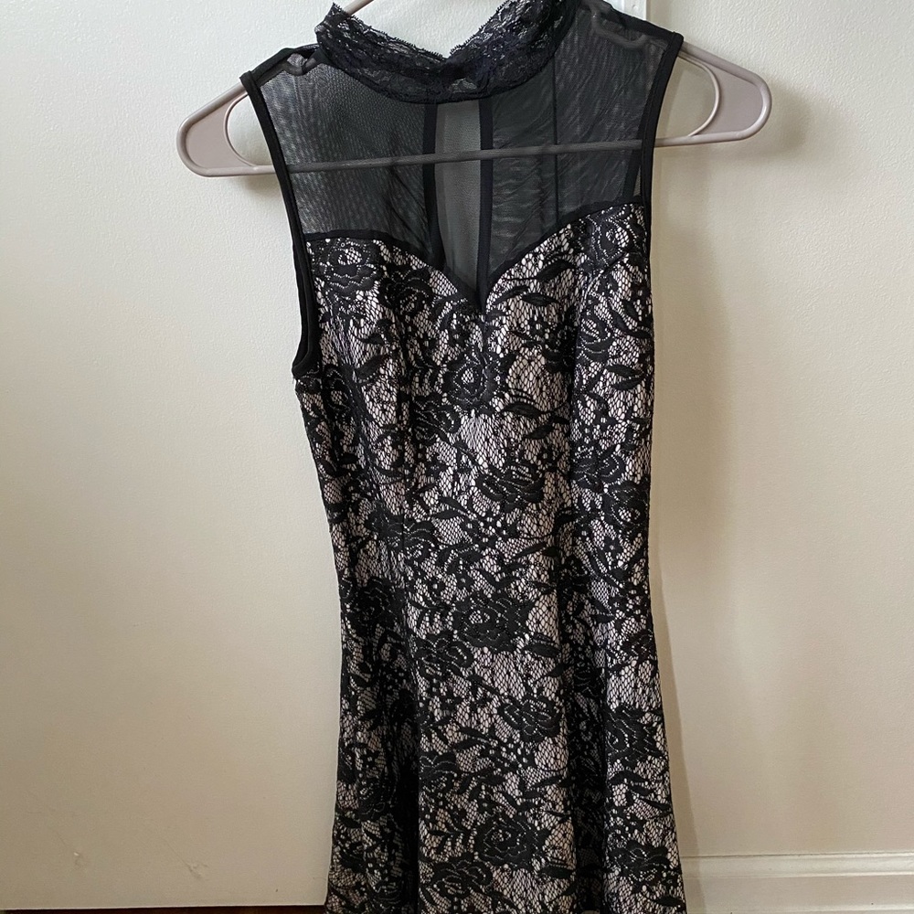 ⭐️3/$12⭐️ NWT Windsor lace dress